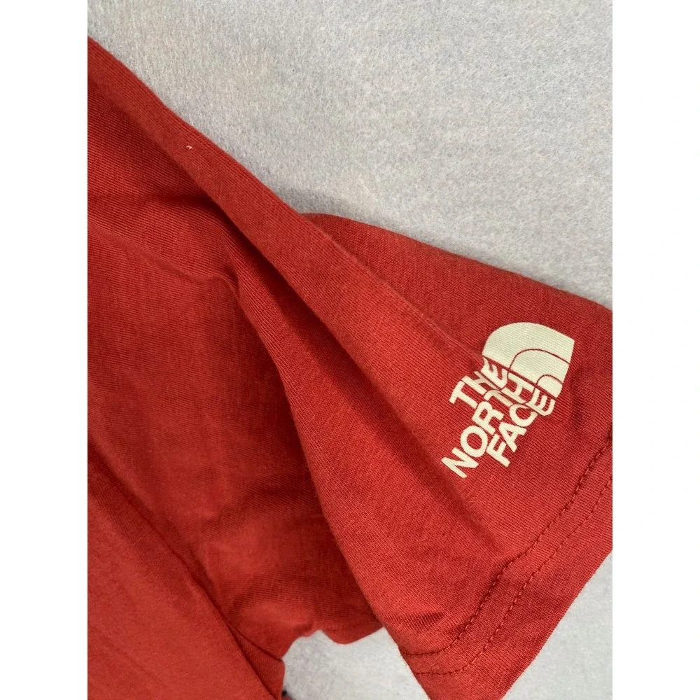 The North Face Mens Red Graphic T-Shirt Size M